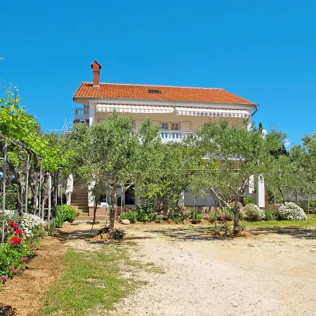 Matius By Interhome *