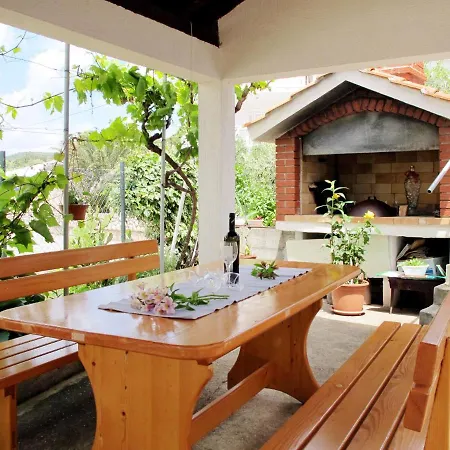 Matius By Interhome