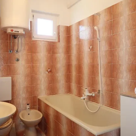 Matius - Rab105 By Interhome Barbat na Rabu